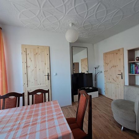 Pokoje Goscinne U Marysi Nowy Sącz Exteriör bild